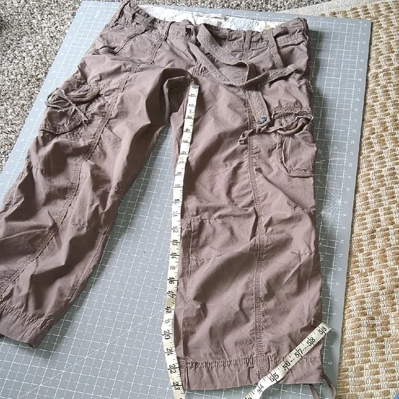 Cargo Capri Pants - Picture 4 of 7